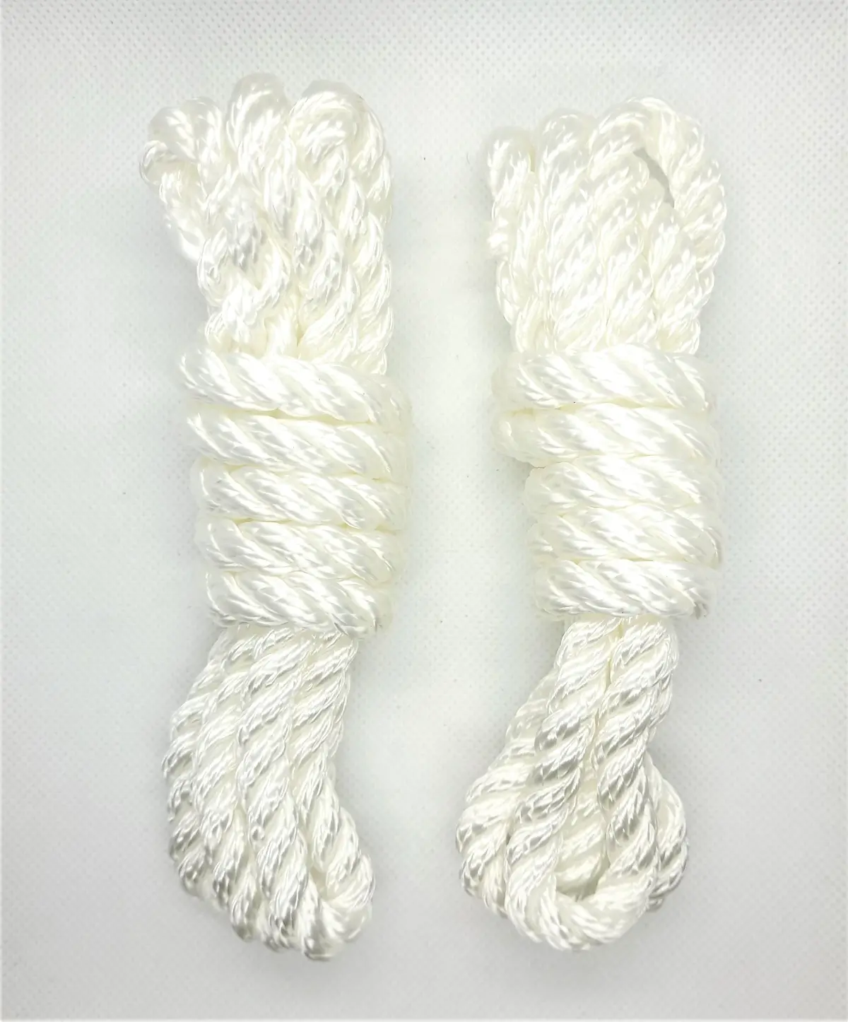 8Mm Fender Lines (Pair)- 3 Strand Polyester In White, Navy Or Black 1