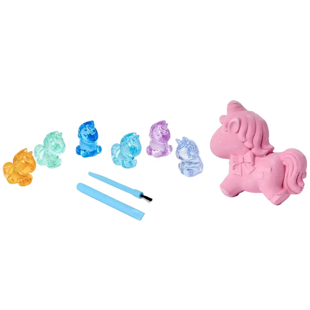 Cupcakes & Cartwheels Unicorn Surprise Dig Kit 1