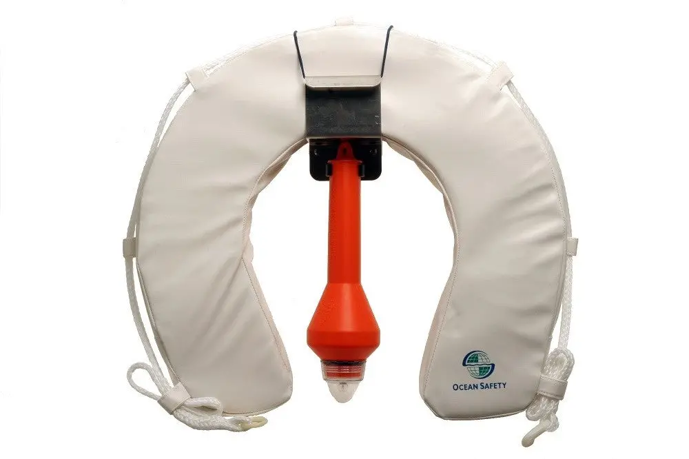 Horseshoe Buoy Set White 1