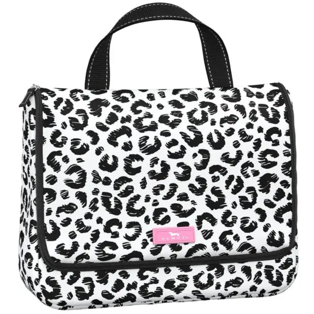 Scout Beauty Gordito Hanging Toiletry Bag 1