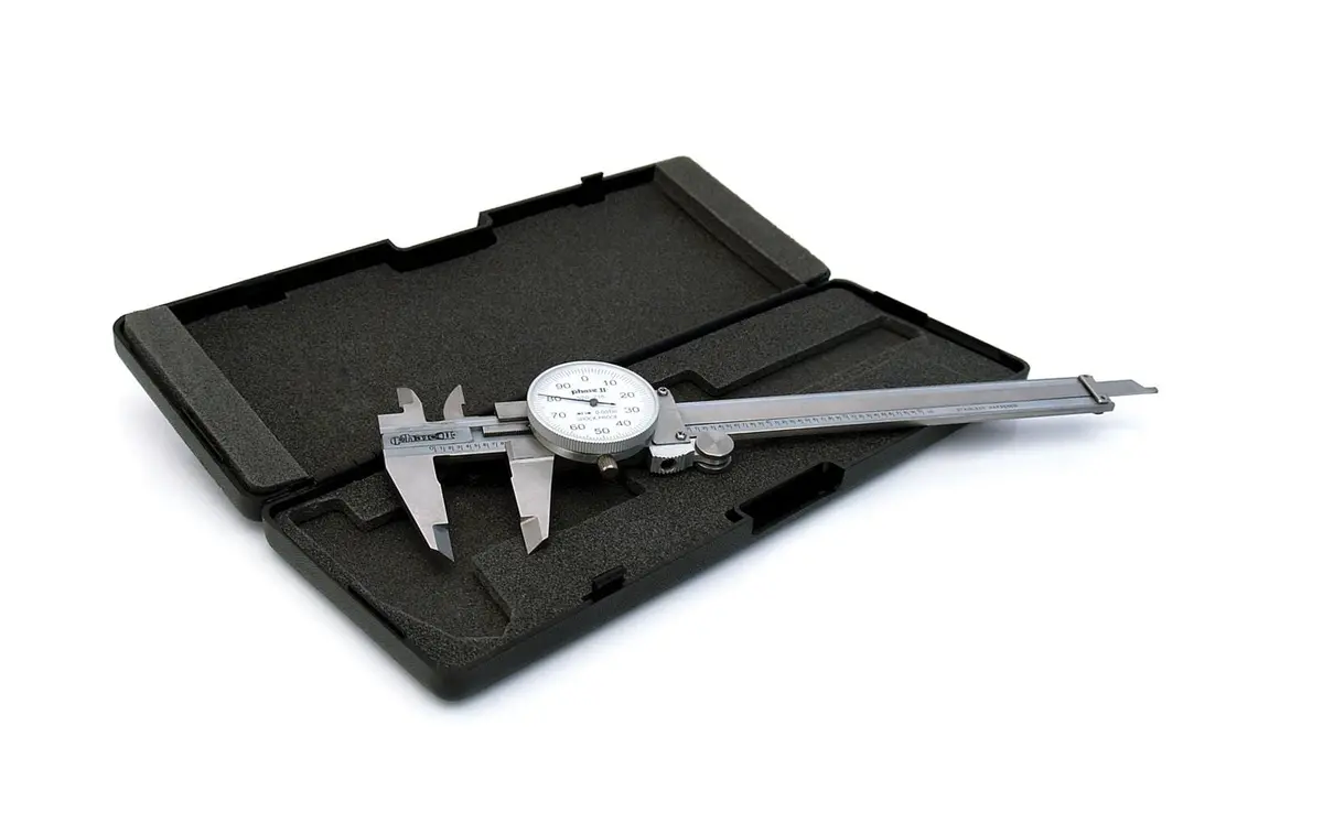 Comp Cams Precision Dial Caliper – 4908Cpg, 6" Measurement Range 1